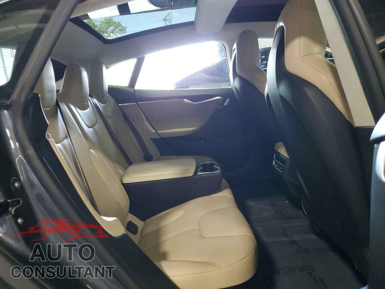 TESLA MODEL S 2015 - 5YJSA1V21FF100253