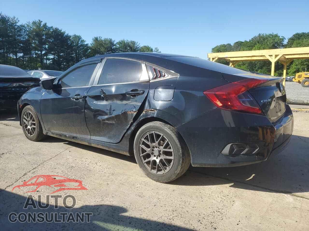 HONDA CIVIC 2018 - 2HGFC2F50JH567324