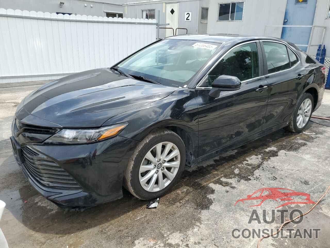 TOYOTA CAMRY 2018 - 4T1B11HK3JU644874