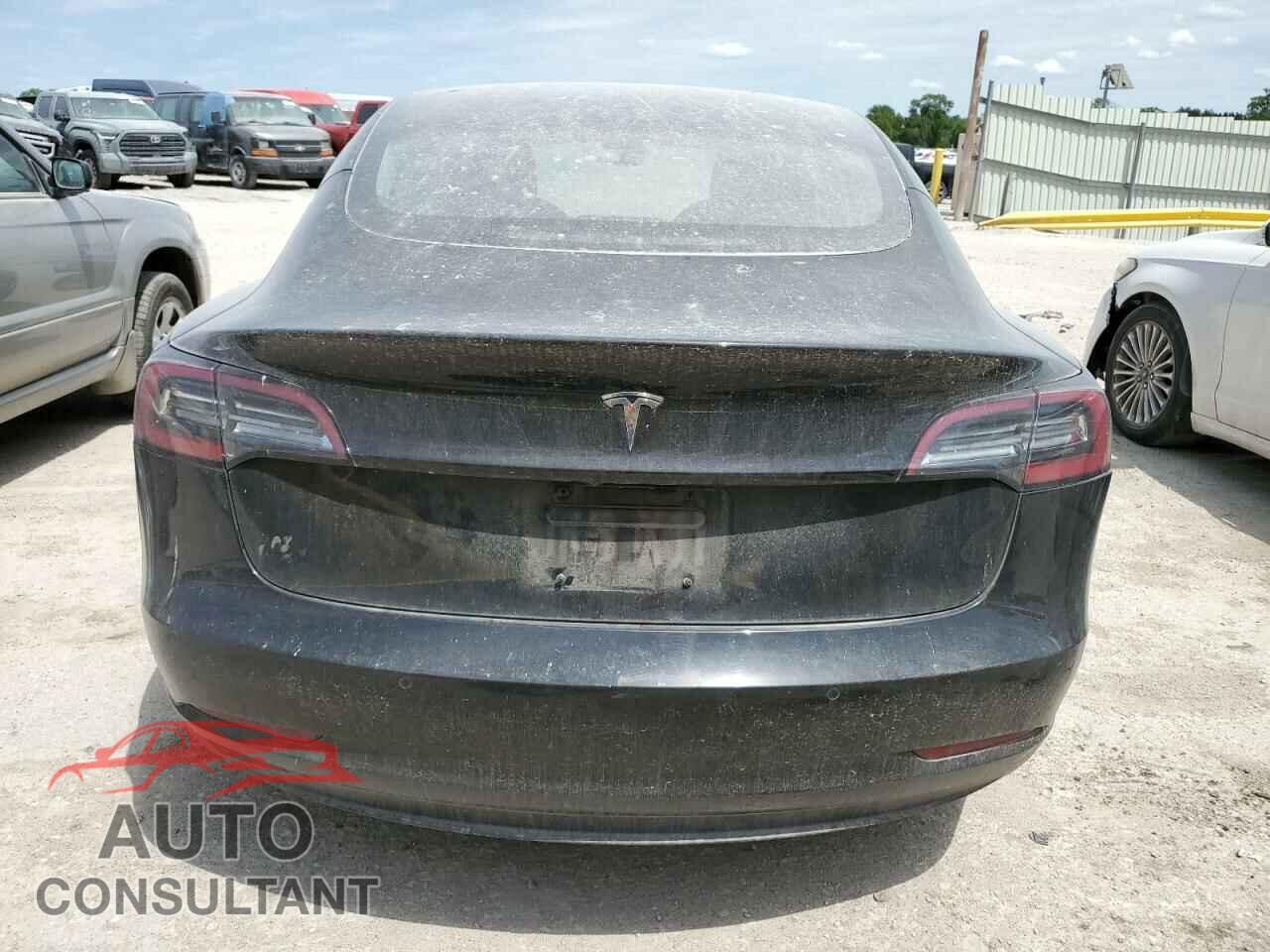 TESLA MODEL 3 2018 - 5YJ3E1EAXJF152408