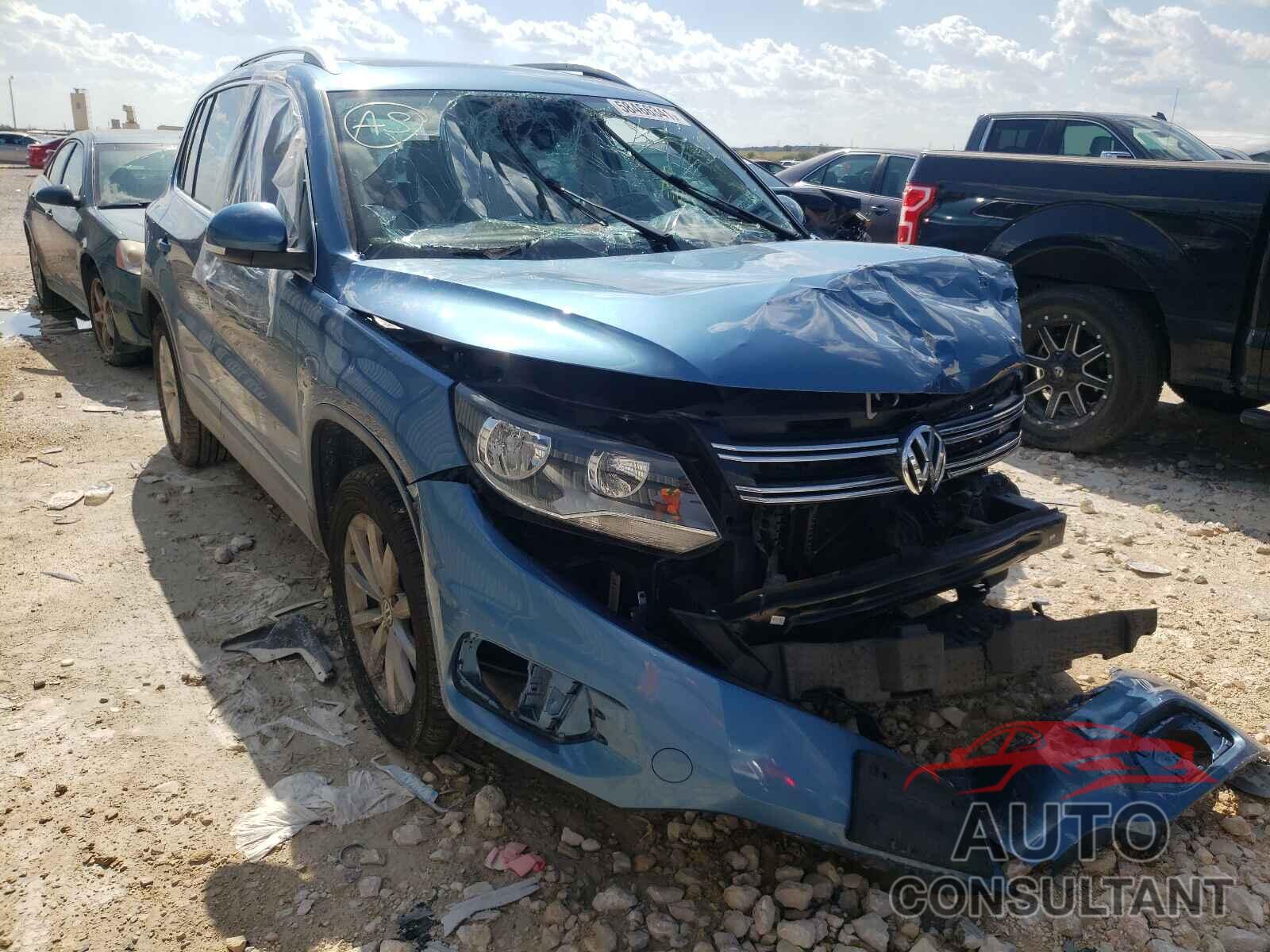 VOLKSWAGEN TIGUAN 2017 - WVGSV7AX9HK032164