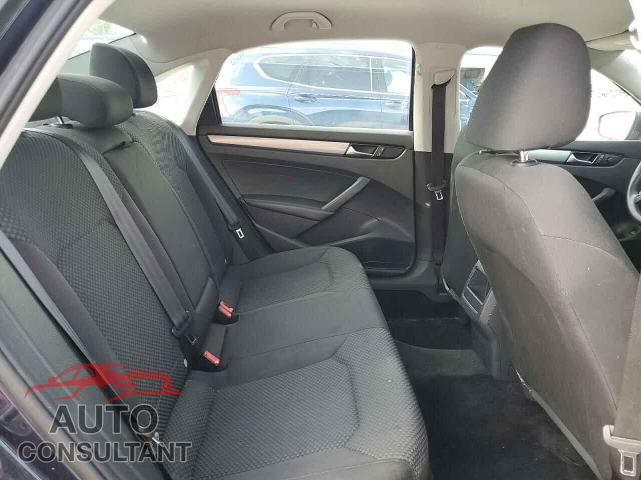 VOLKSWAGEN PASSAT 2014 - 1VWAT7A31EC089965