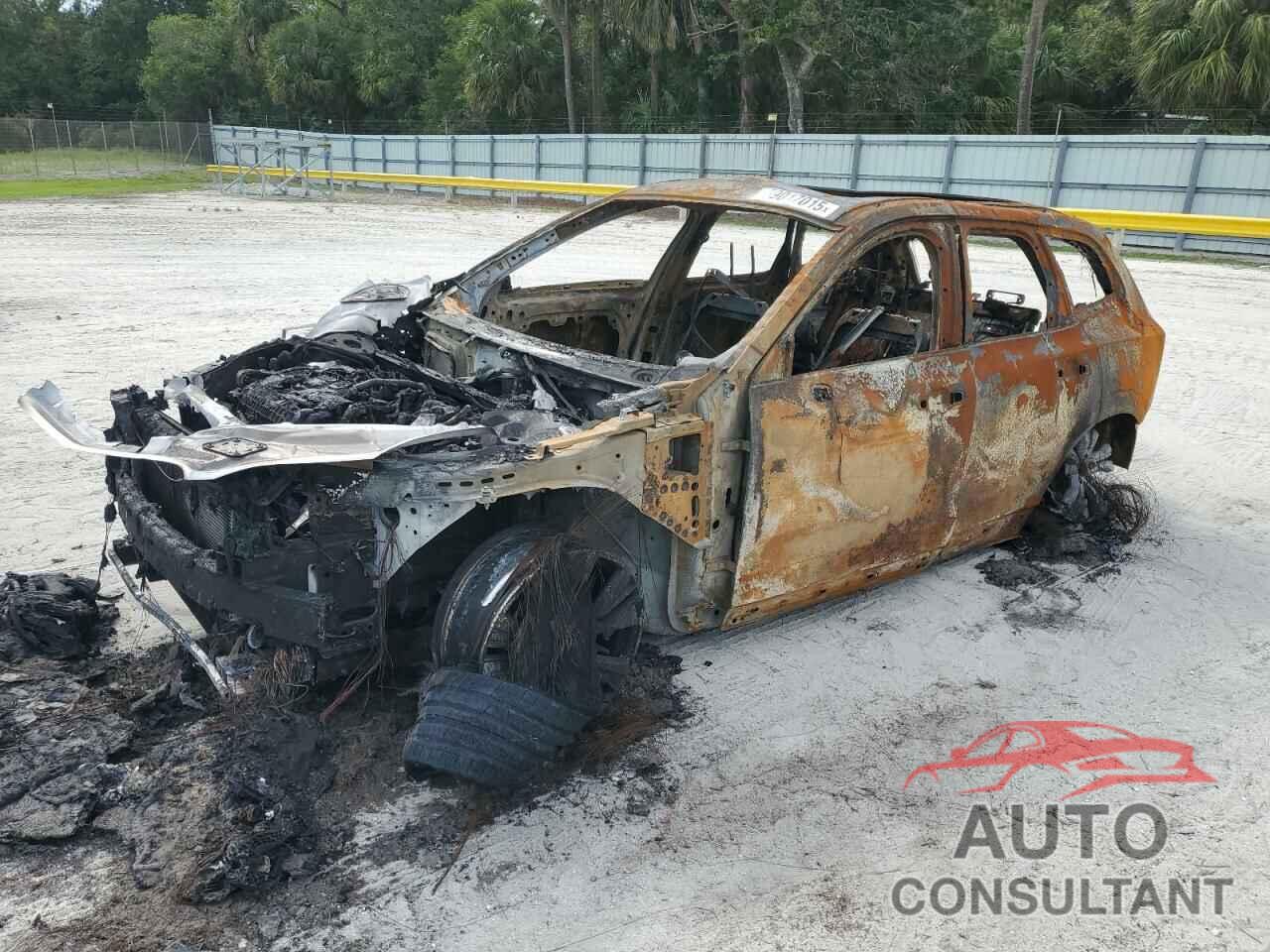 VOLVO XC60 PLUS 2025 - YV4M12RC7S1104616