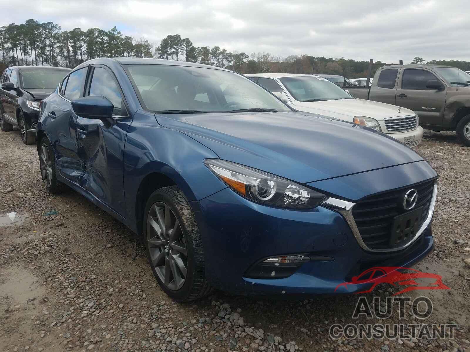 MAZDA 3 2018 - 3MZBN1V35JM194376