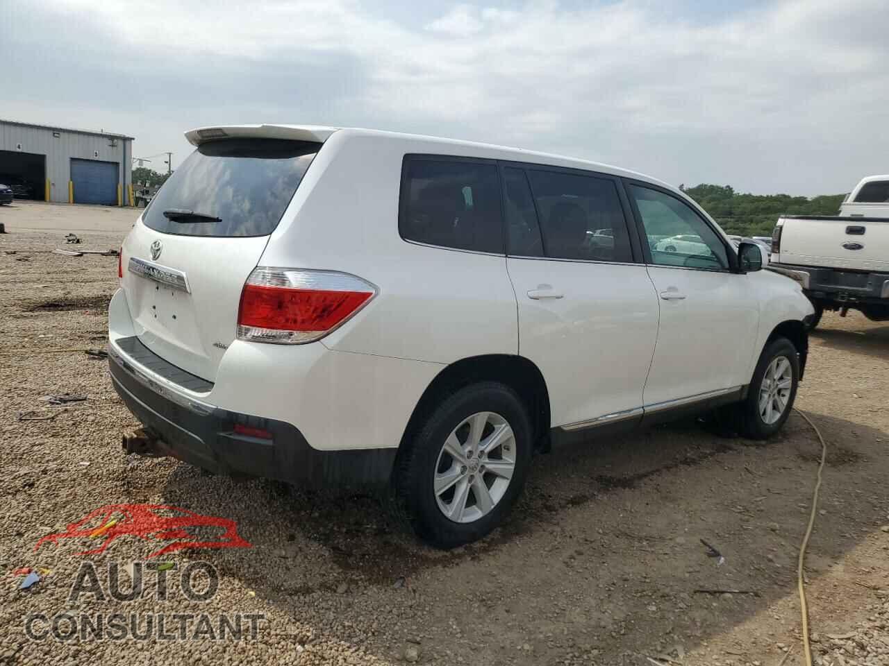 TOYOTA HIGHLANDER 2013 - 5TDBK3EH5DS239775