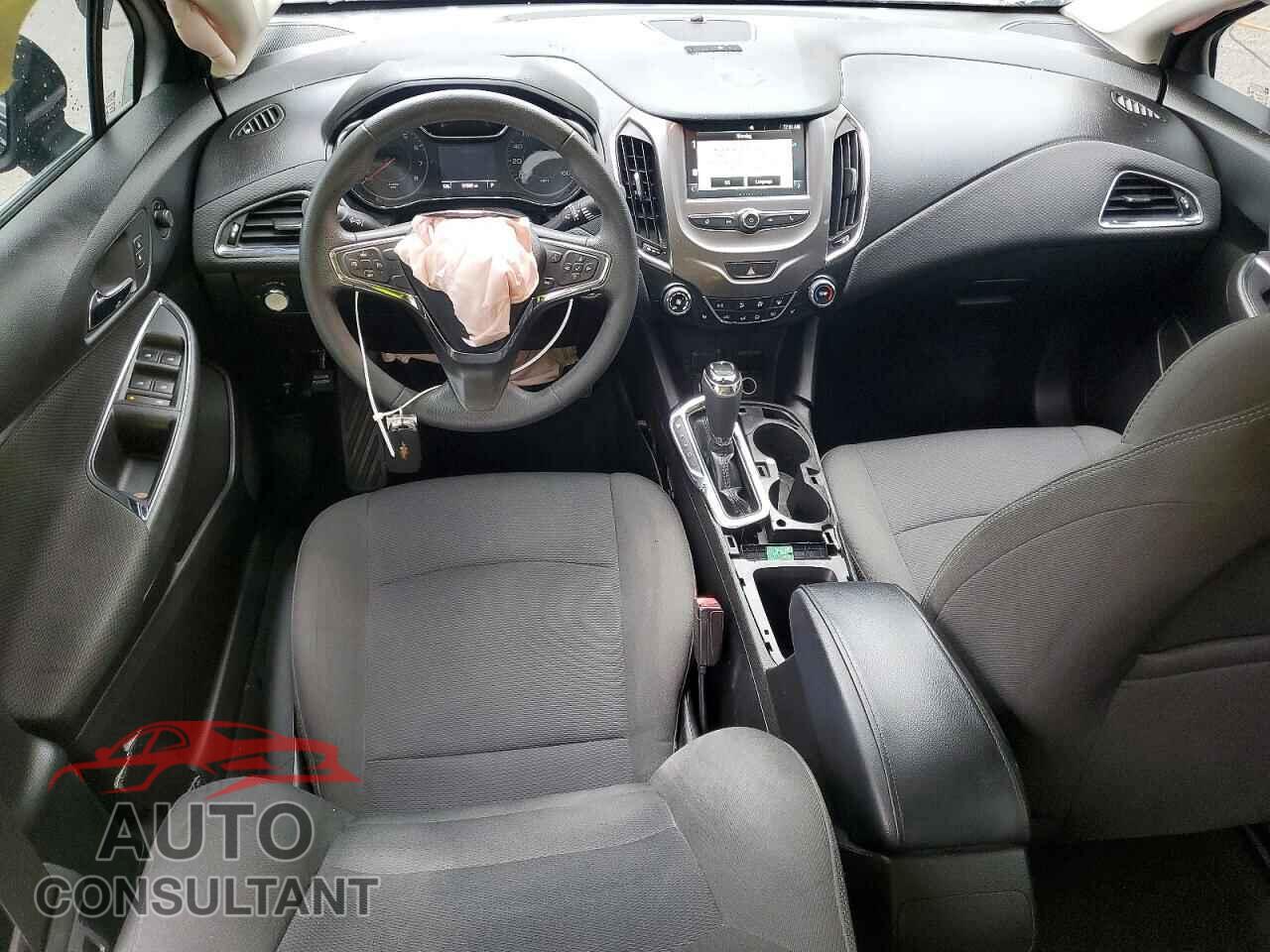 CHEVROLET CRUZE 2018 - 3G1BE6SM1JS562148