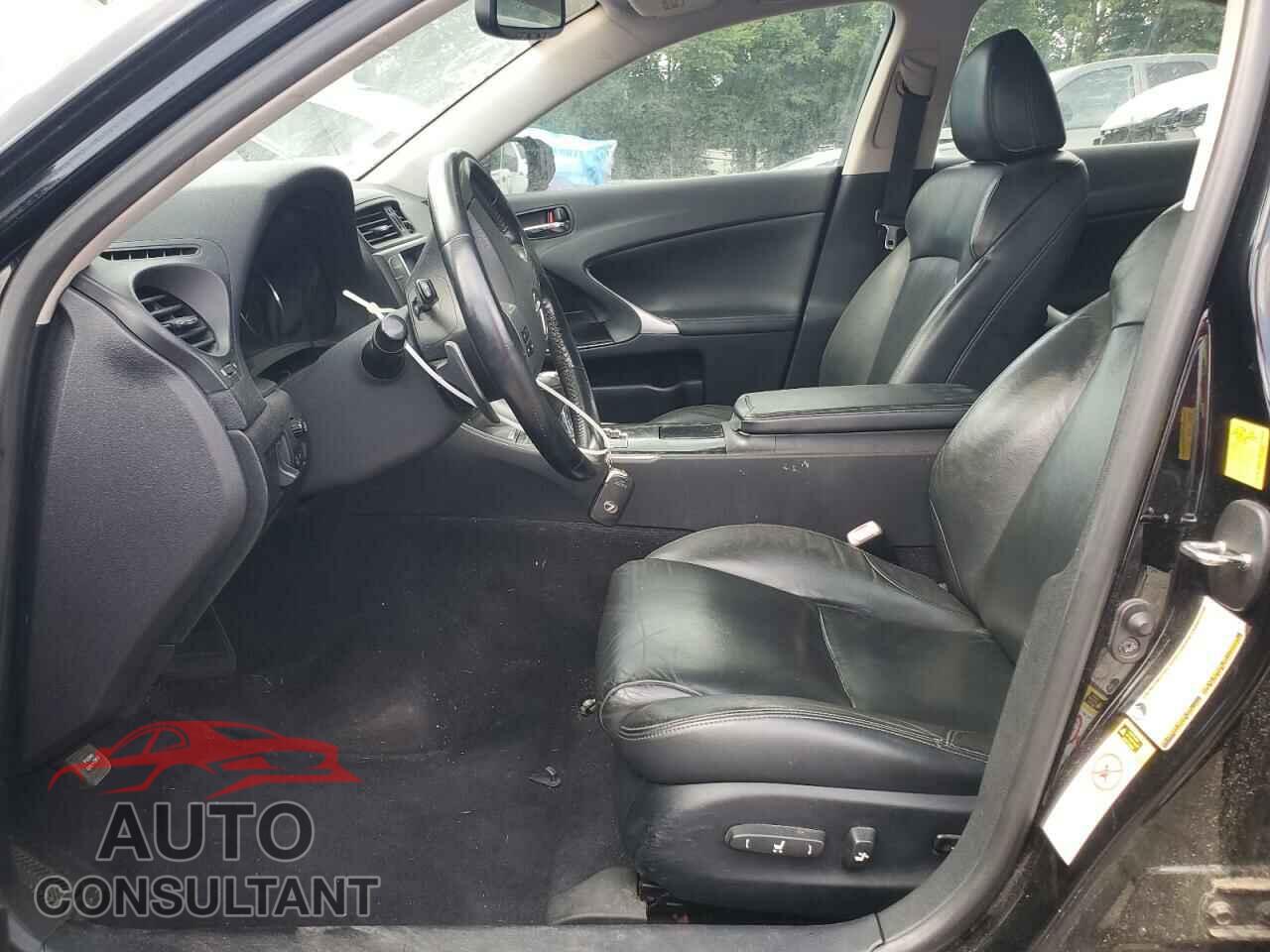 LEXUS IS 2011 - JTHCF5C26B2034908