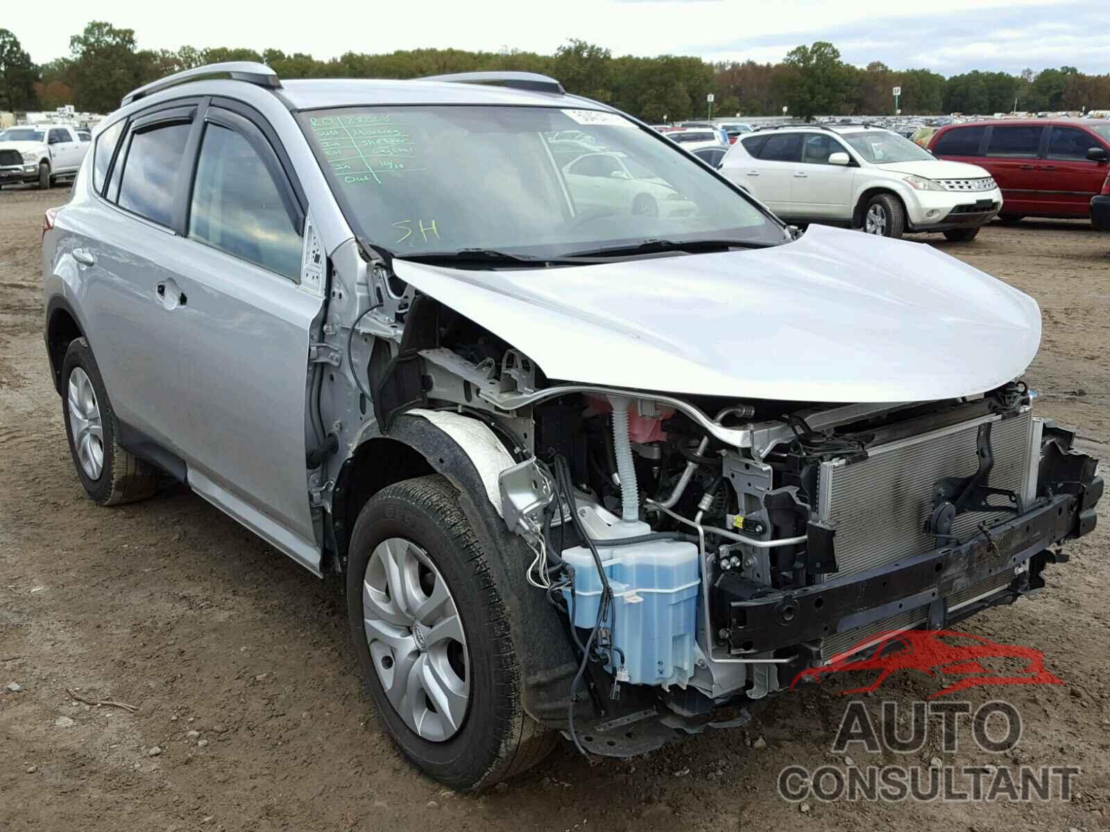TOYOTA RAV4 LE 2015 - JTMZFREV1FD054245