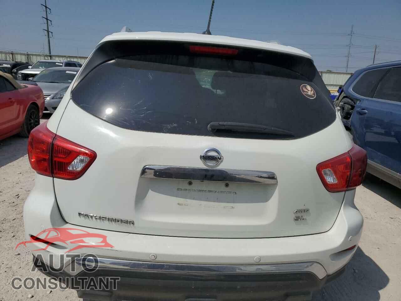 NISSAN PATHFINDER 2017 - 5N1DR2MM9HC679207