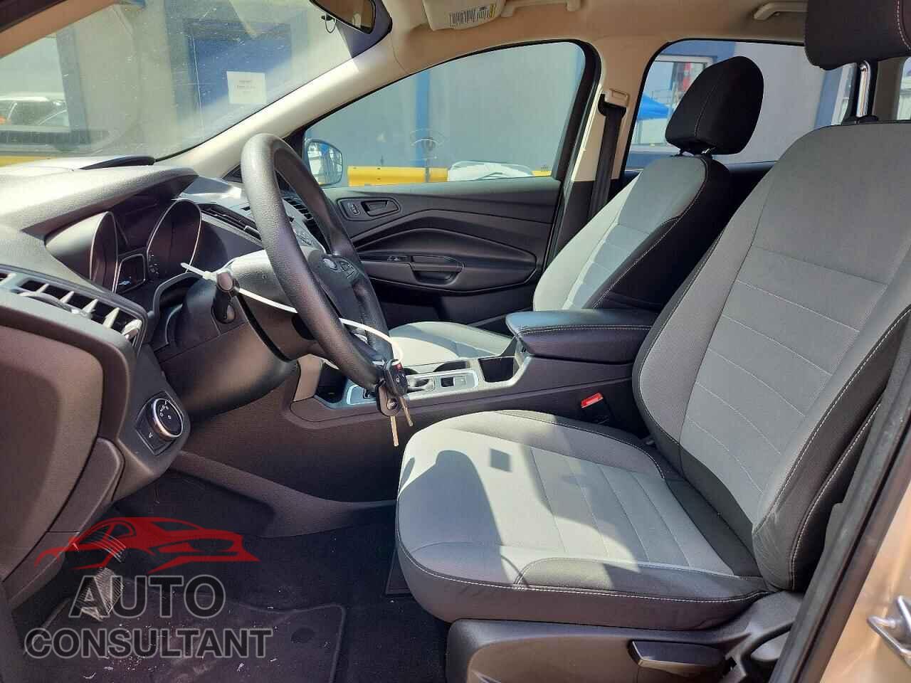 FORD ESCAPE 2017 - 1FMCU0F72HUD76365