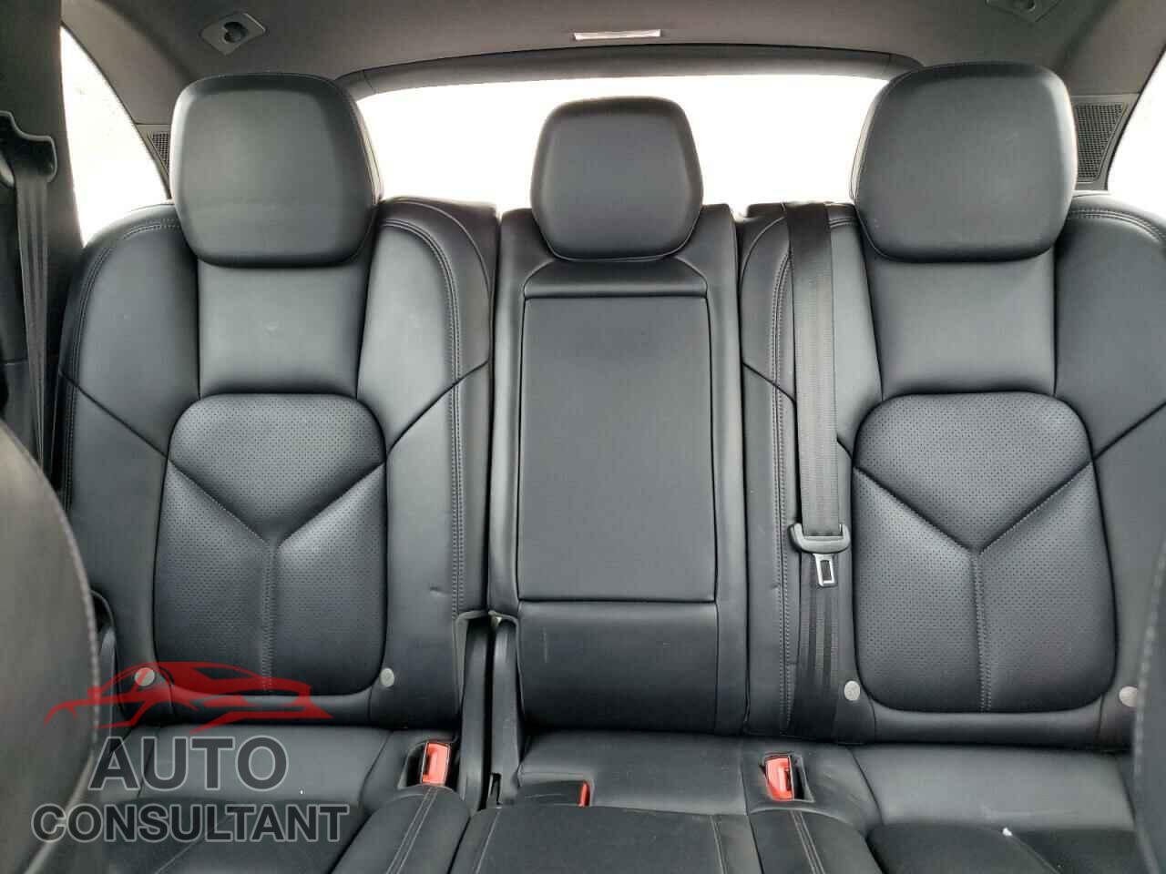 PORSCHE CAYENNE 2016 - WP1AA2A29GKA38322