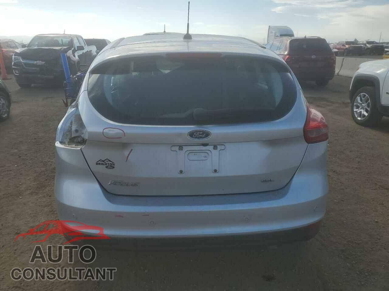 FORD FOCUS 2017 - 1FADP3M29HL319178