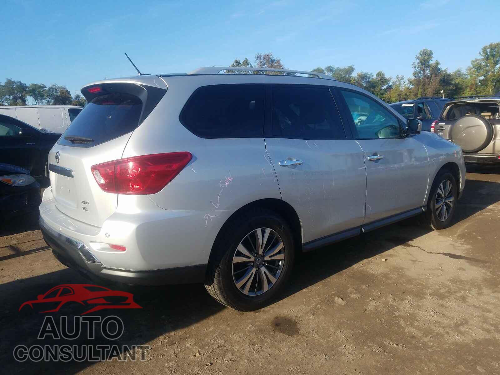 NISSAN PATHFINDER 2017 - 5N1DR2MM5HC625922