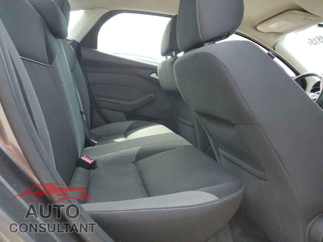 FORD FOCUS 2014 - 1FADP3F25EL102381
