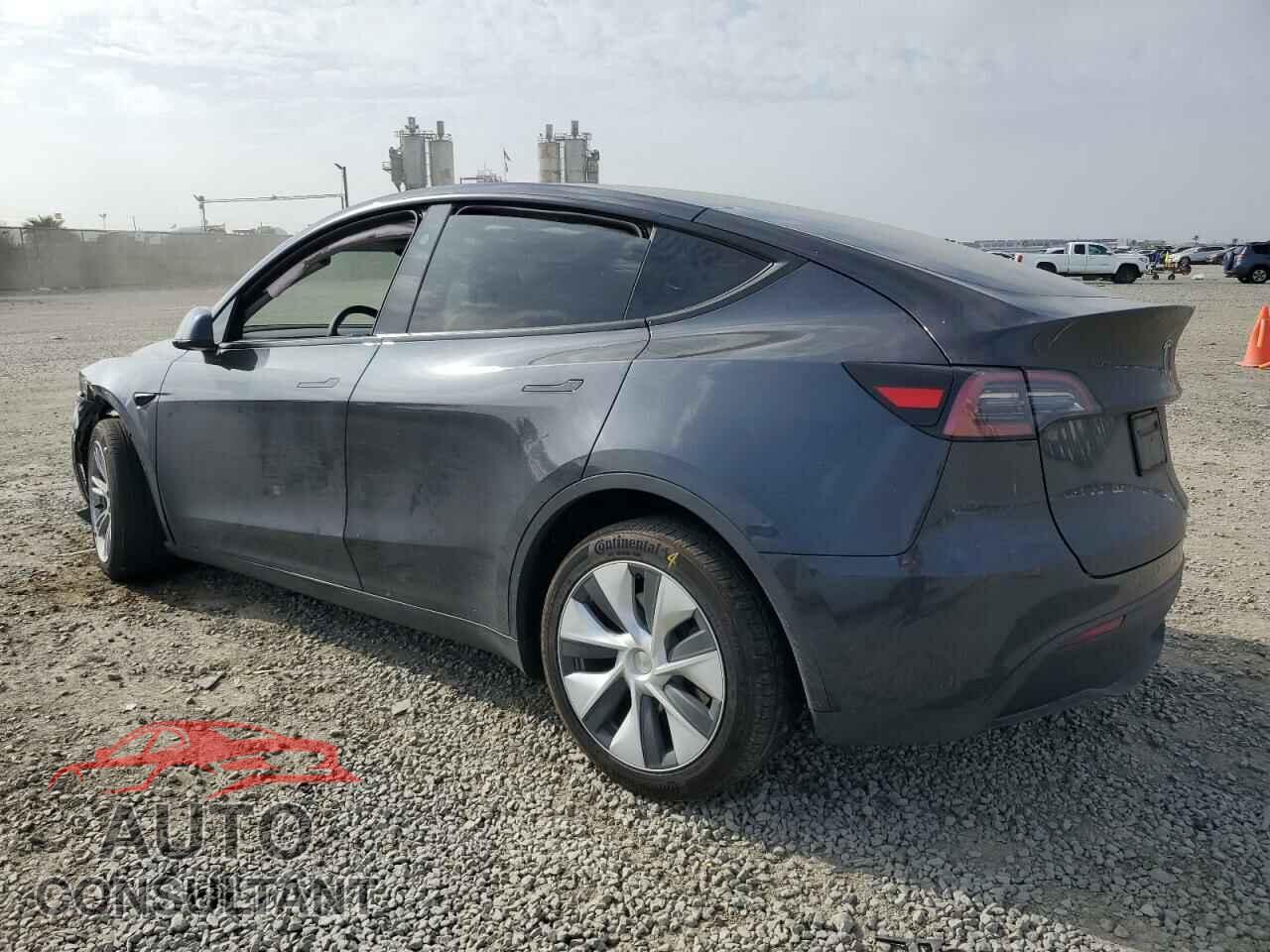 TESLA MODEL Y 2024 - 7SAYGDED4RF049303