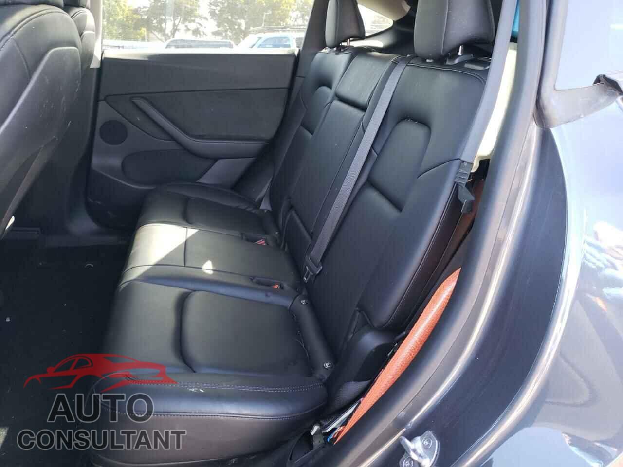 TESLA MODEL Y 2022 - 7SAYGDEF6NF361733