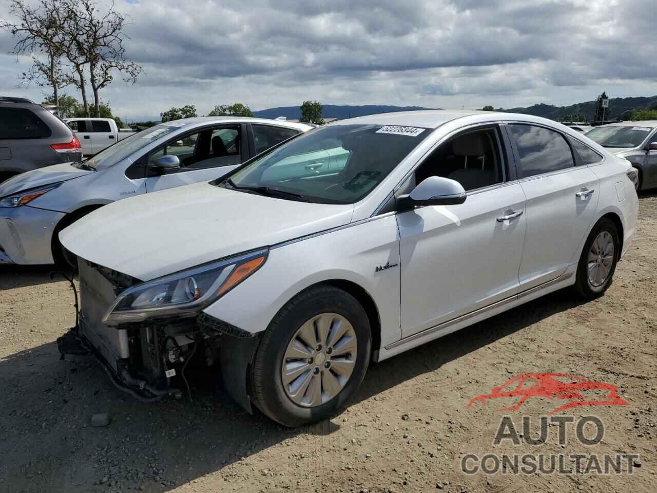 HYUNDAI SONATA 2017 - KMHE24L19HA044382