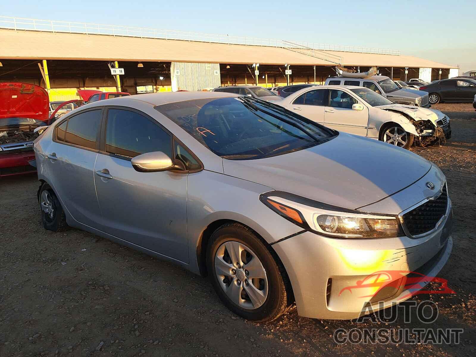 KIA FORTE 2018 - 3KPFK4A74JE269862