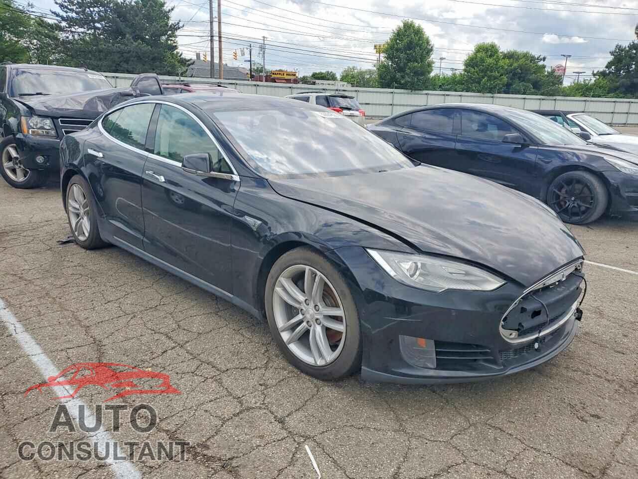 TESLA MODEL S 2015 - 5YJSA1S22FF096783