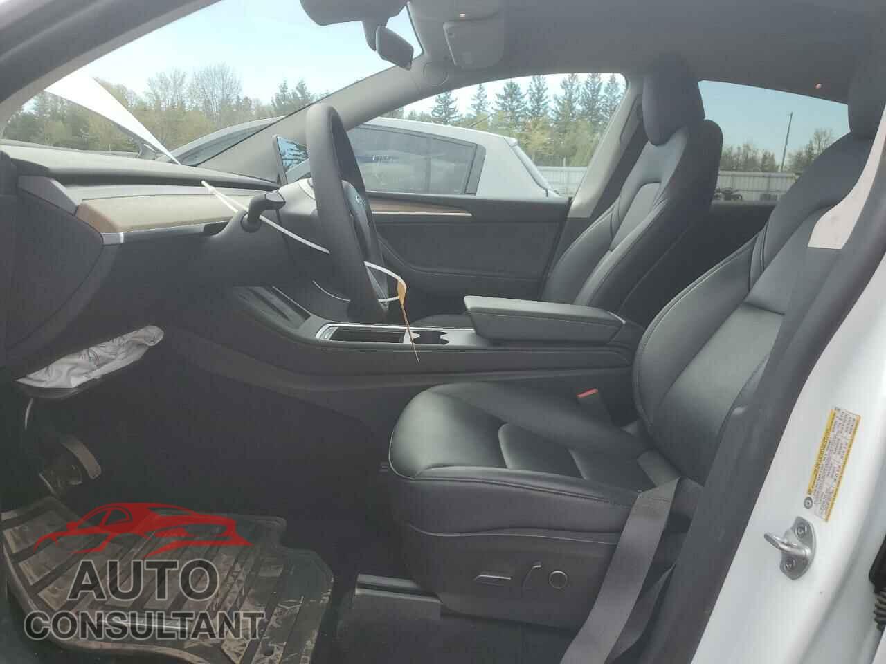 TESLA MODEL Y 2023 - LRWYGDFD8PC967381