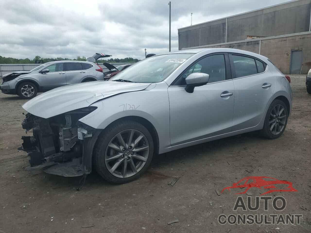 MAZDA 3 2018 - 3MZBN1L33JM209170