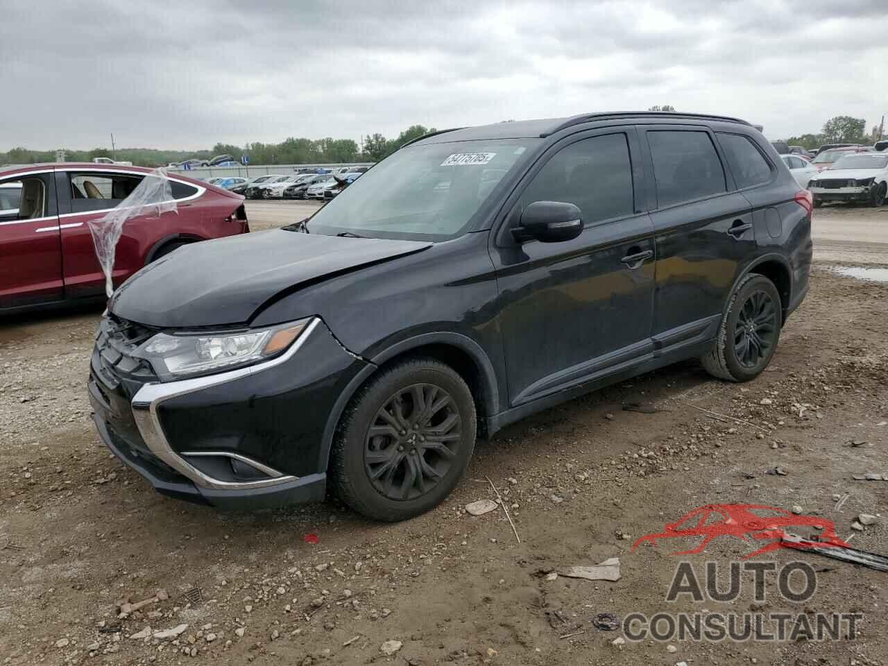 MITSUBISHI OUTLANDER 2018 - JA4AZ3A31JZ051535
