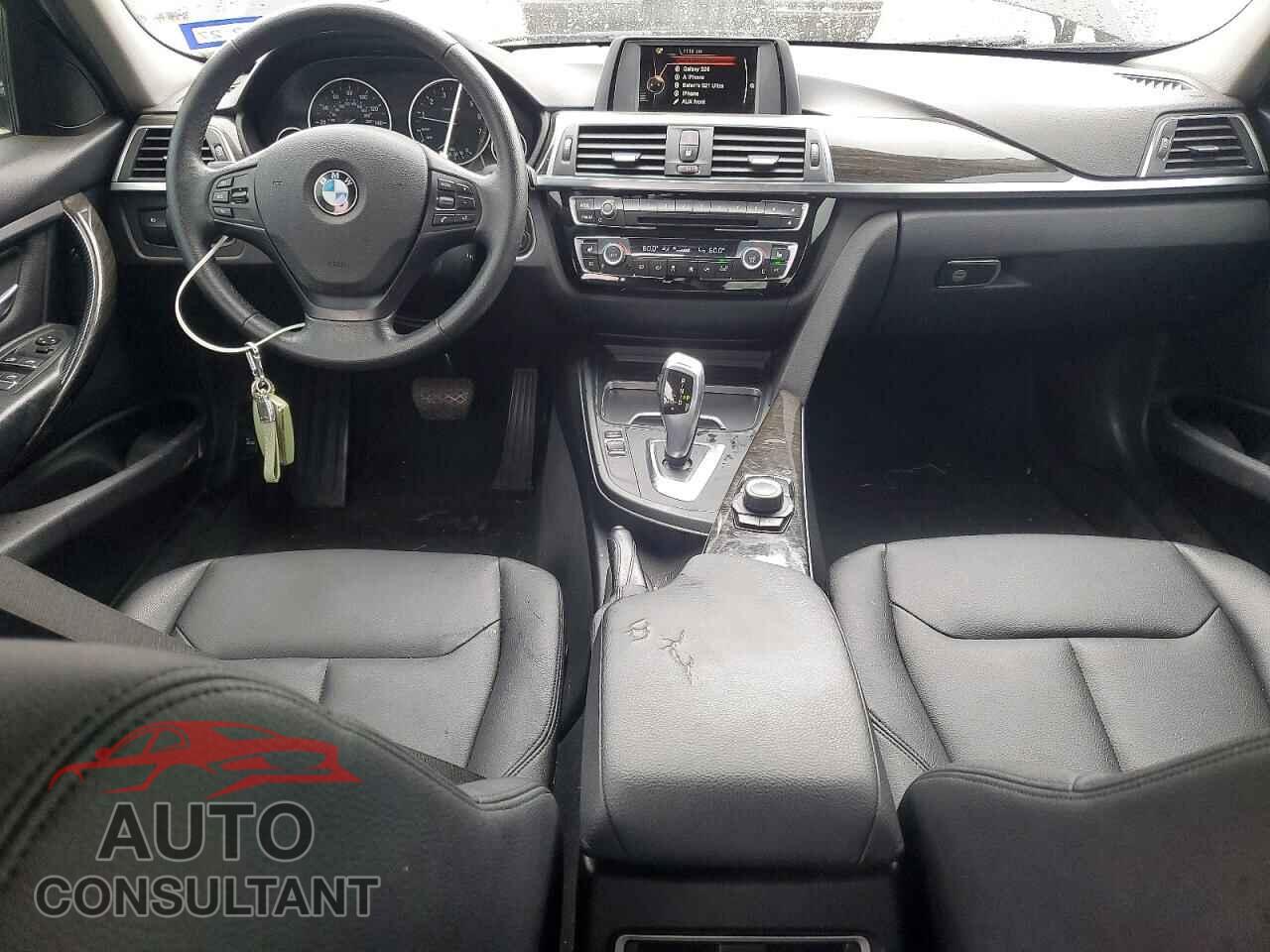 BMW 3 SERIES 2016 - WBA8E1G55GNU10802