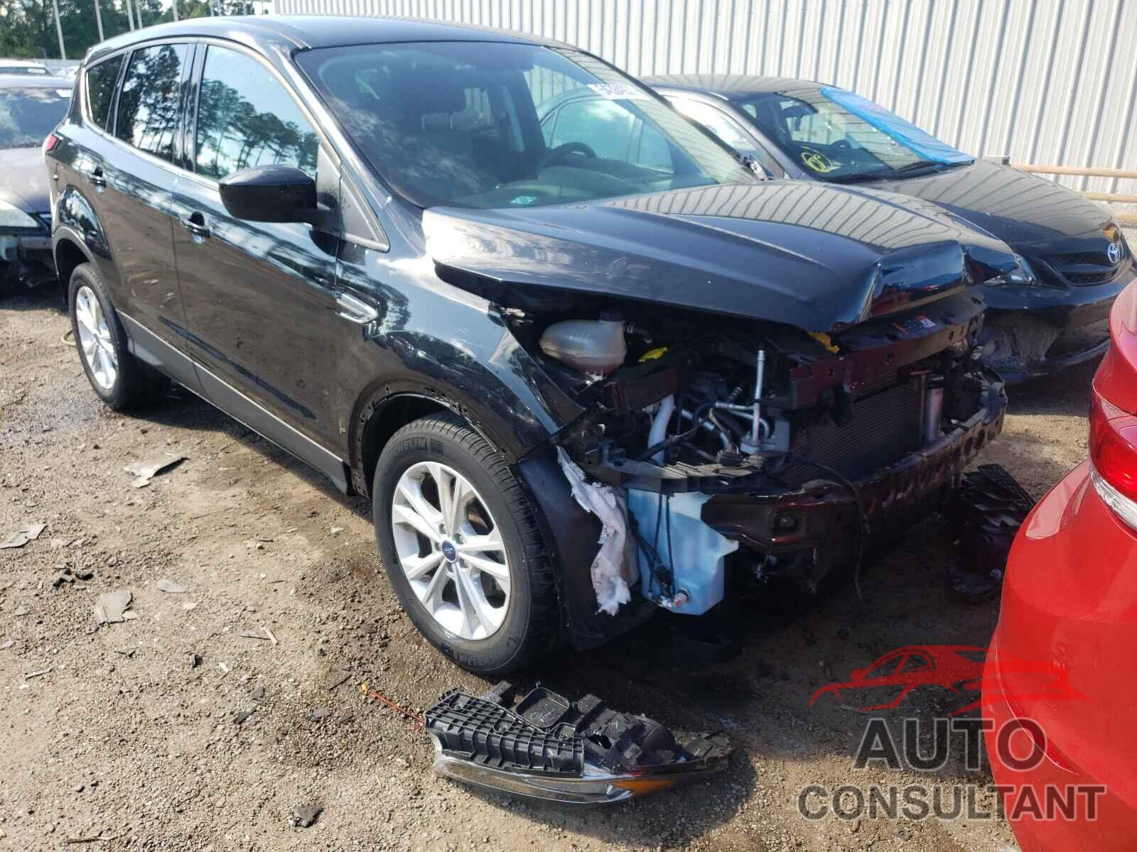 FORD ESCAPE 2017 - 1FMCU0GD1HUC85852