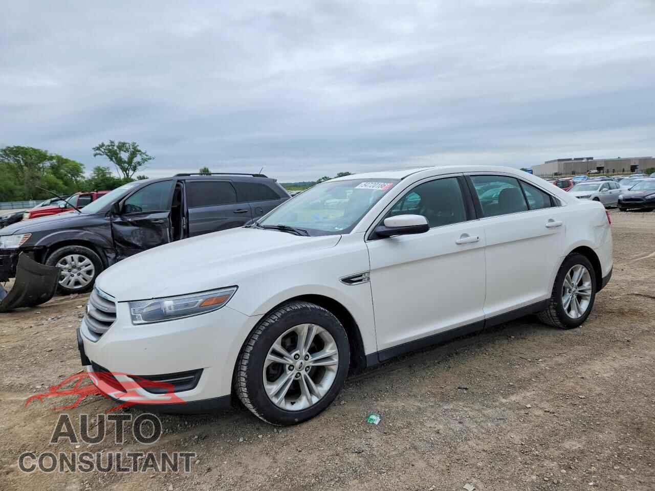 FORD TAURUS 2013 - 1FAHP2E82DG211504