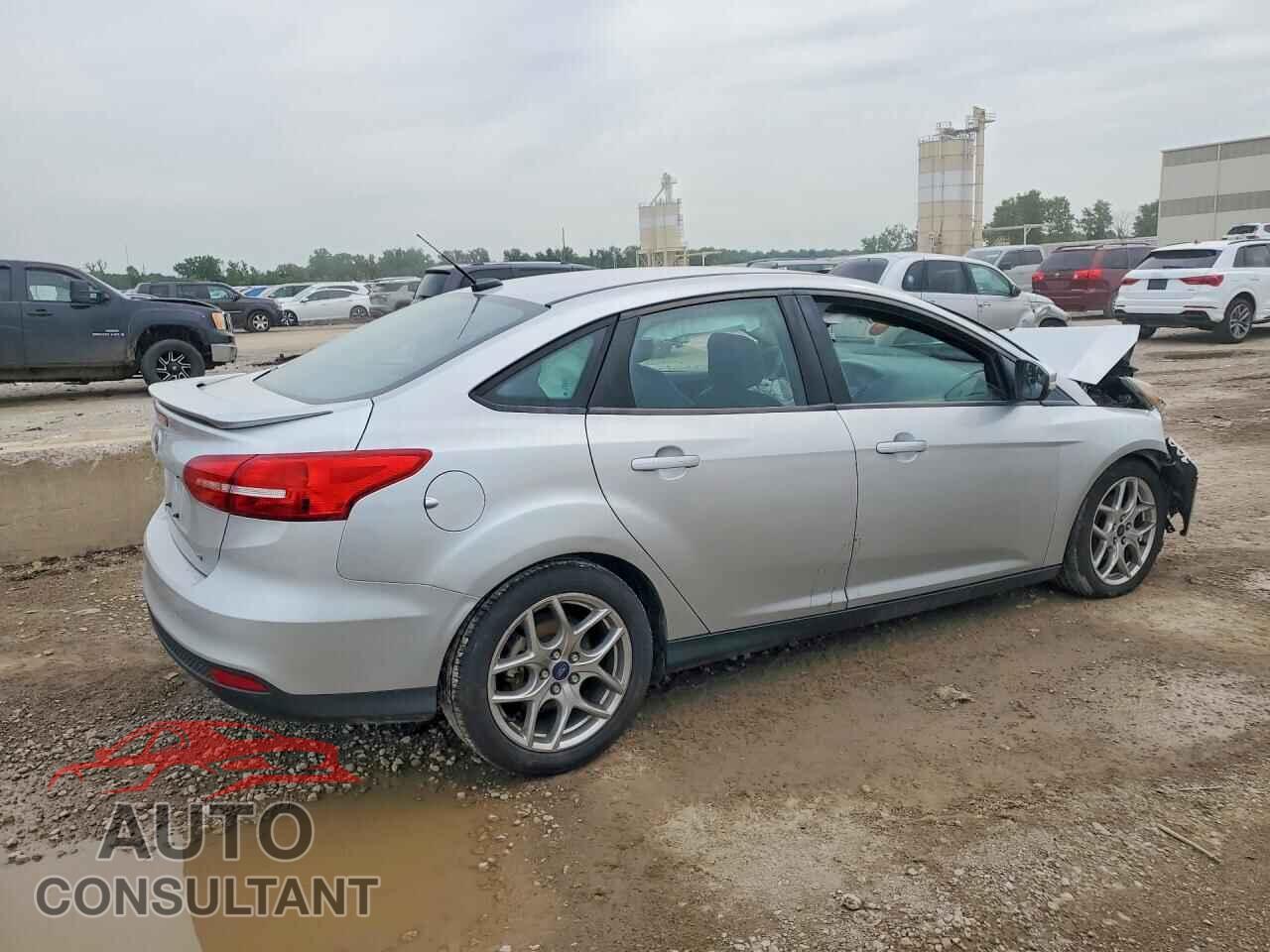 FORD FOCUS 2015 - 1FADP3F29FL256707