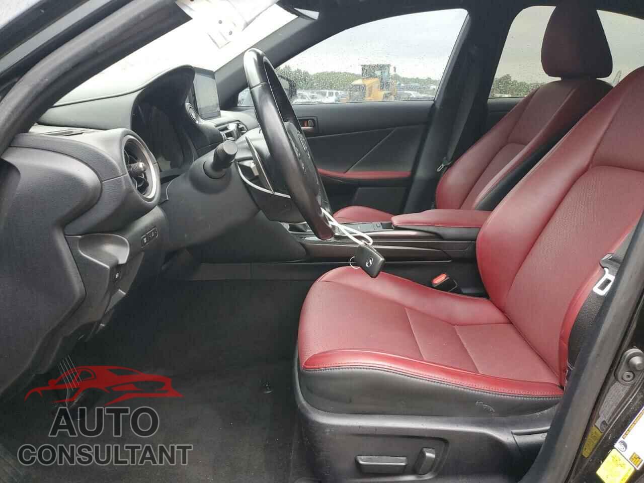 LEXUS IS 2021 - JTHAA1D24M5117588
