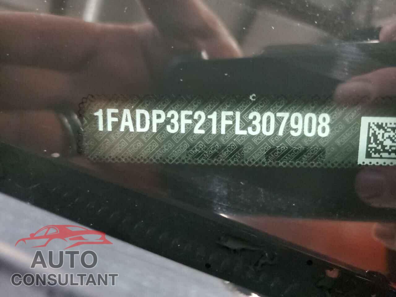 FORD FOCUS 2015 - 1FADP3F21FL307908