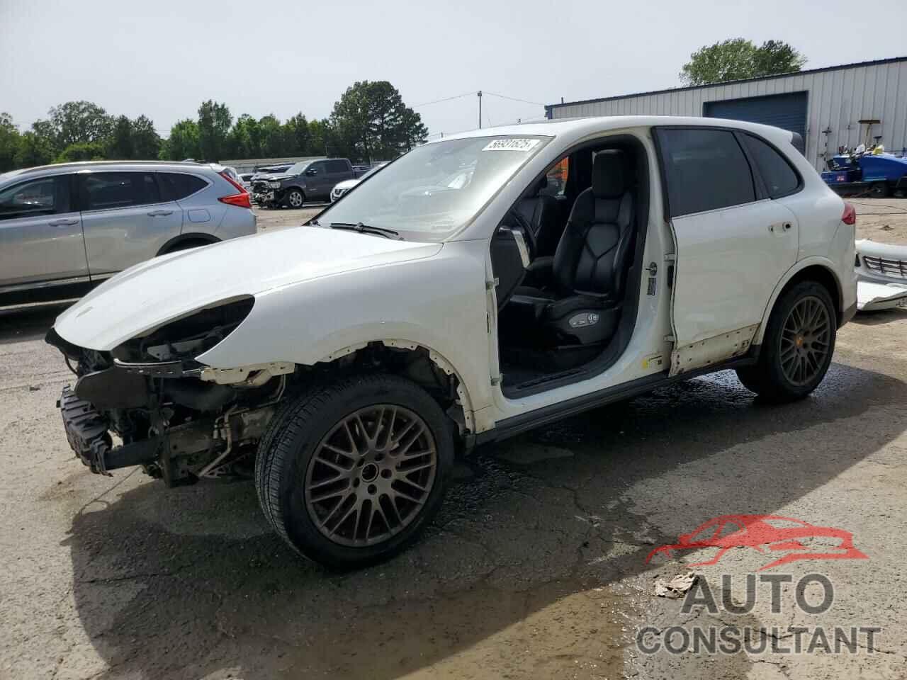 PORSCHE CAYENNE 2018 - WP1AA2A24JKA01041