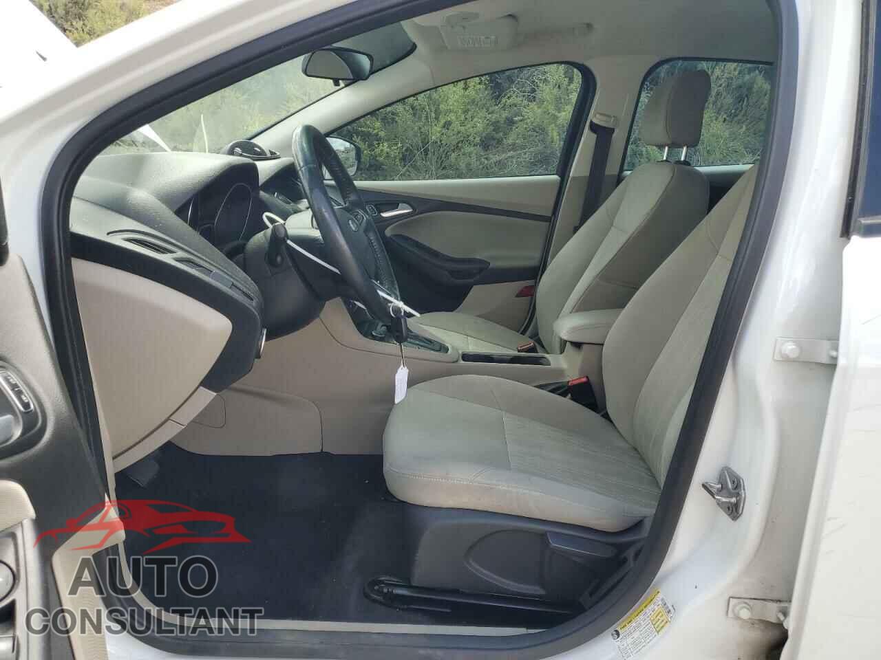 FORD FOCUS 2015 - 1FADP3F20FL294018