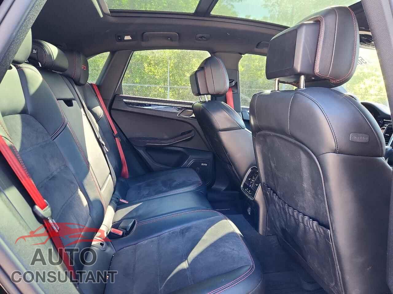 PORSCHE MACAN 2017 - WP1AG2A58HLB56026