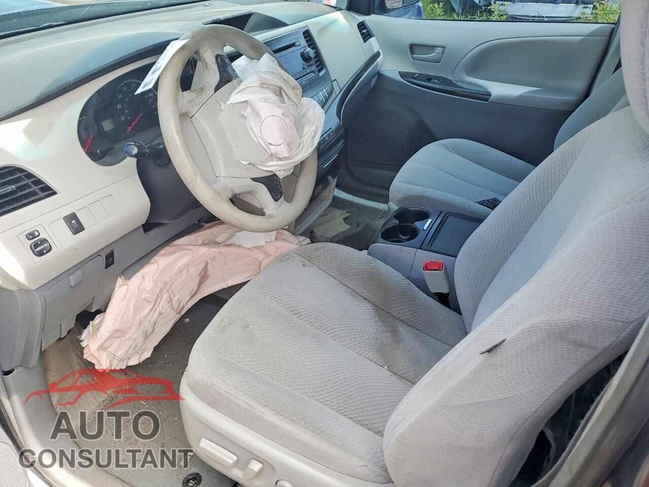 TOYOTA SIENNA 2013 - 5TDKK3DC8DS355882