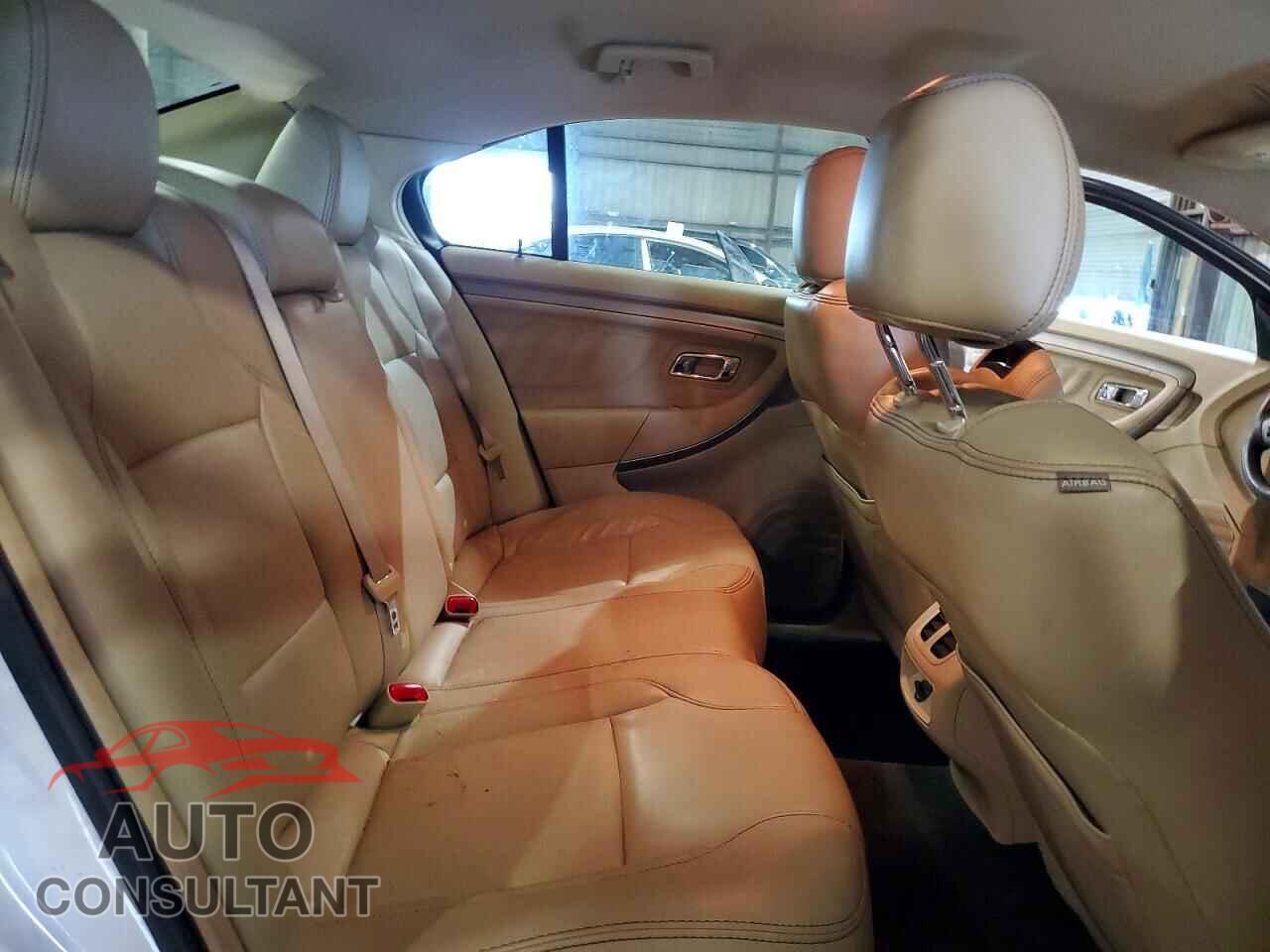 FORD TAURUS 2013 - 1FAHP2E81DG112768