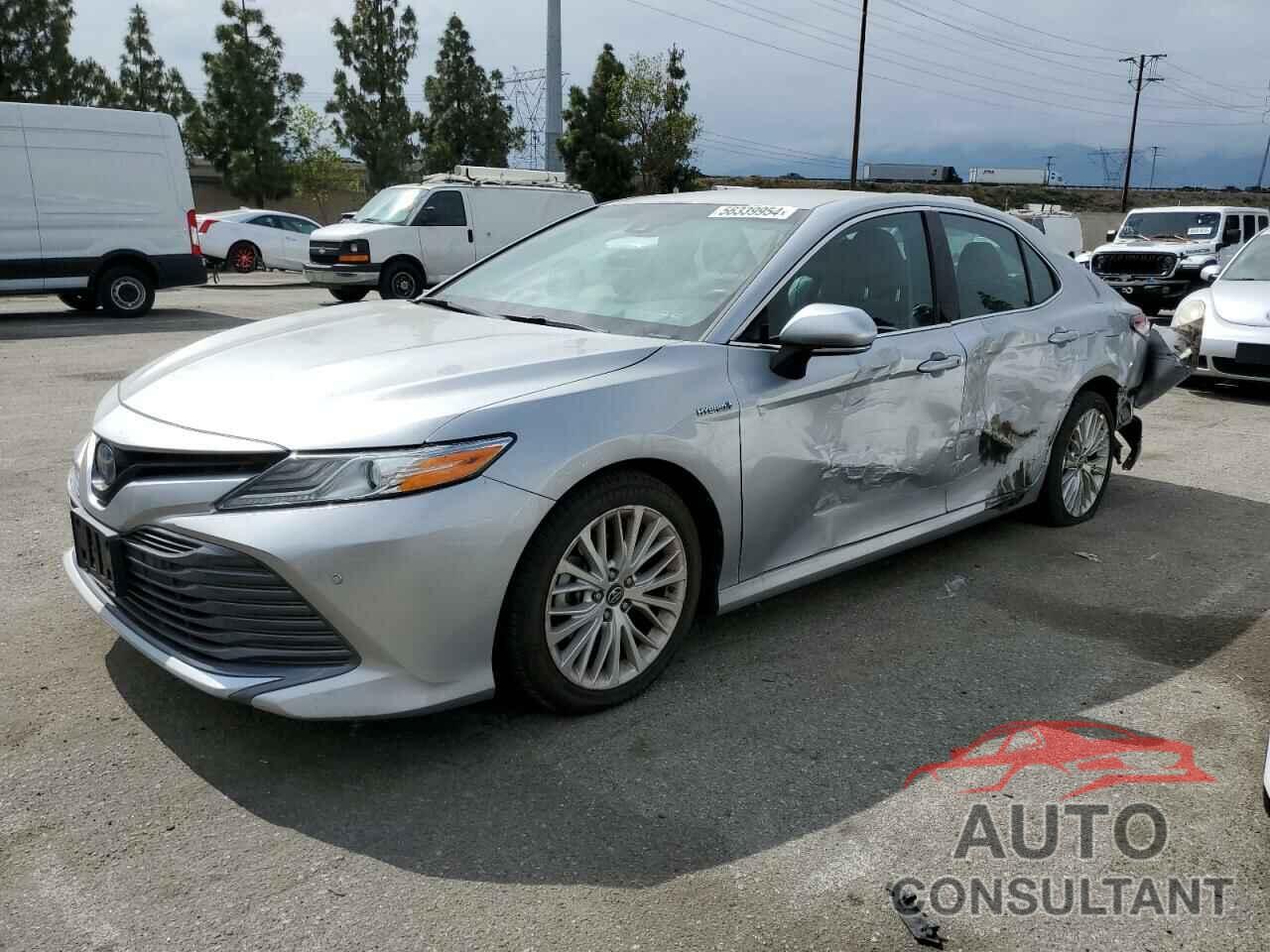 TOYOTA CAMRY 2018 - 4T1B21HK6JU500460