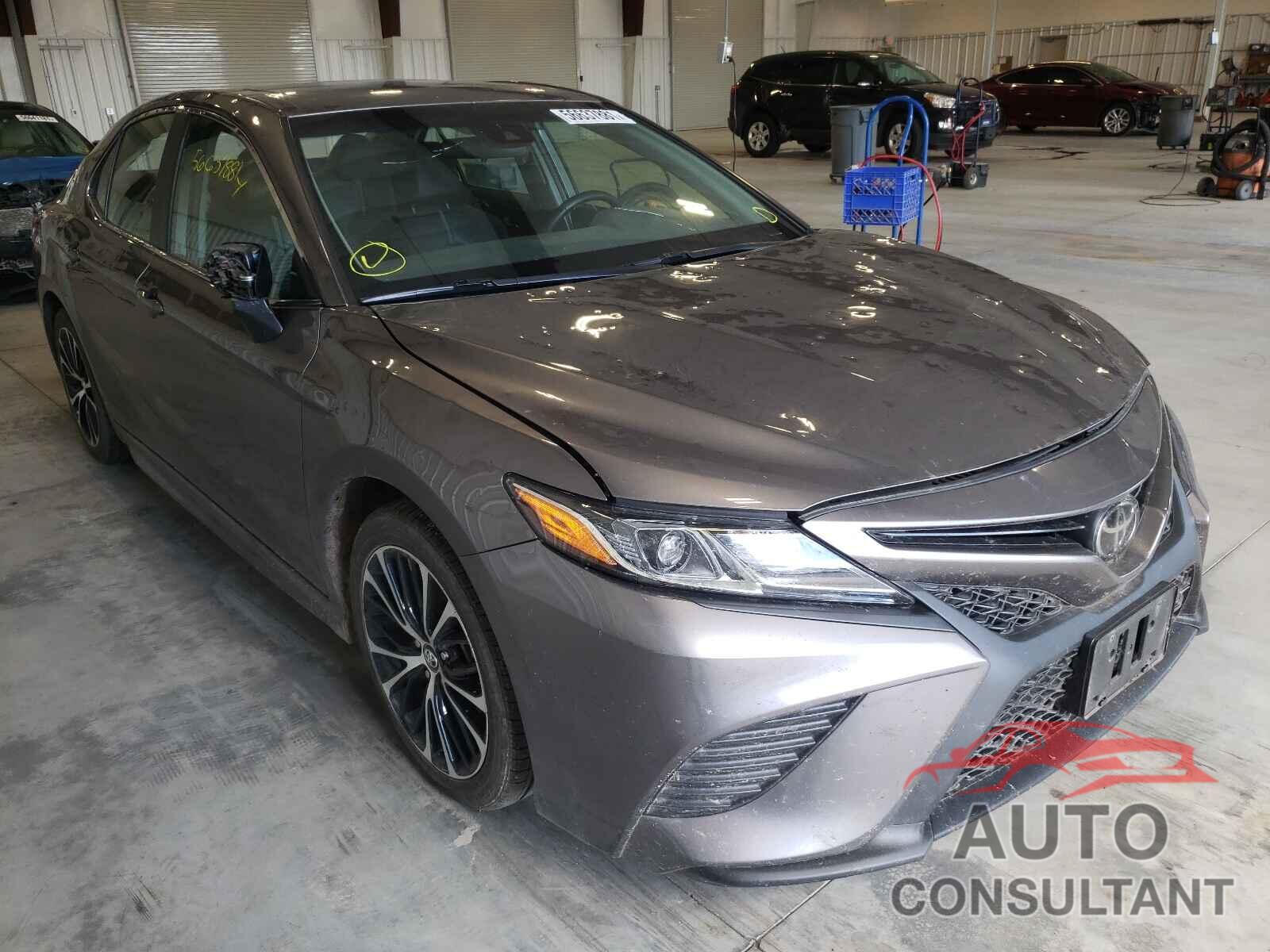 TOYOTA CAMRY 2018 - 4T1B11HK7JU525905