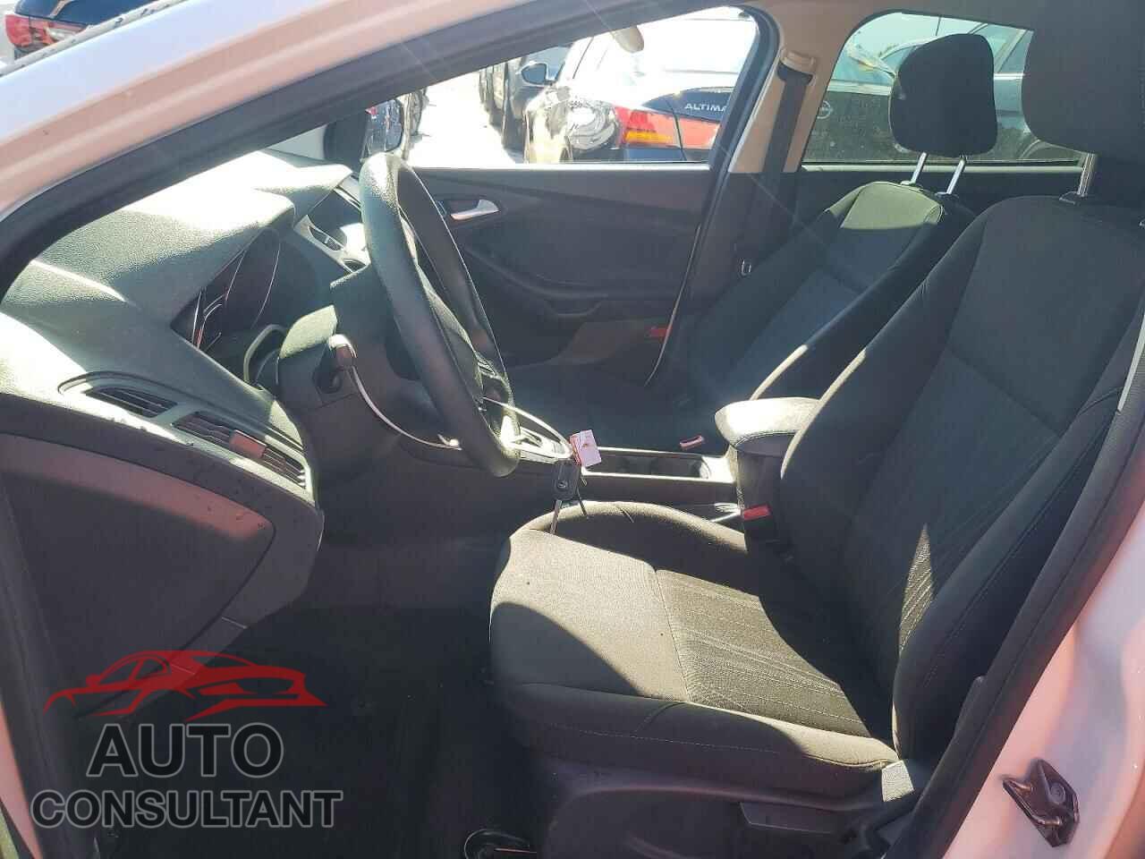 FORD FOCUS 2017 - 1FADP3K28HL262703