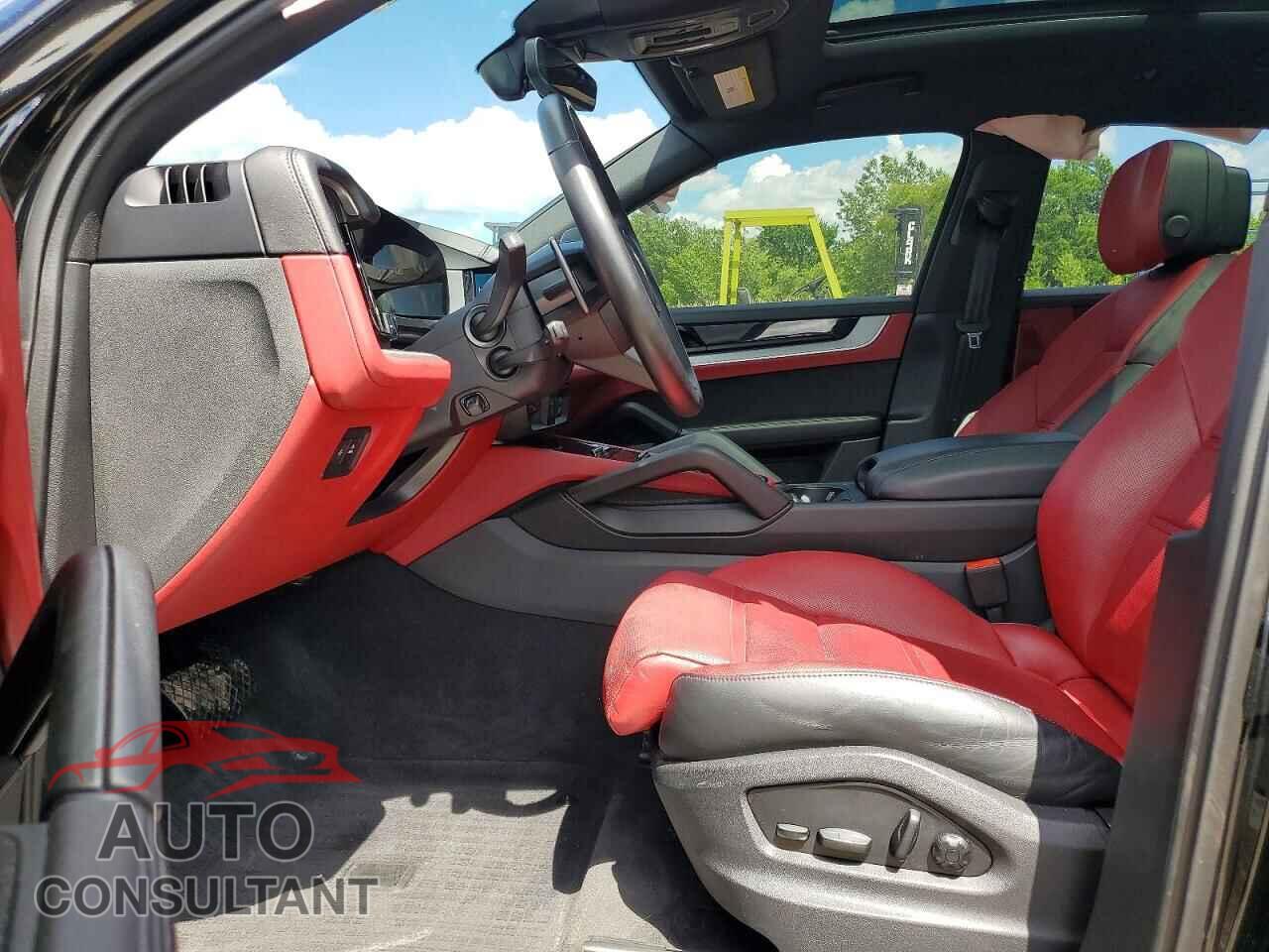PORSCHE CAYENNE 2024 - WP1AA2AY6RDA05256