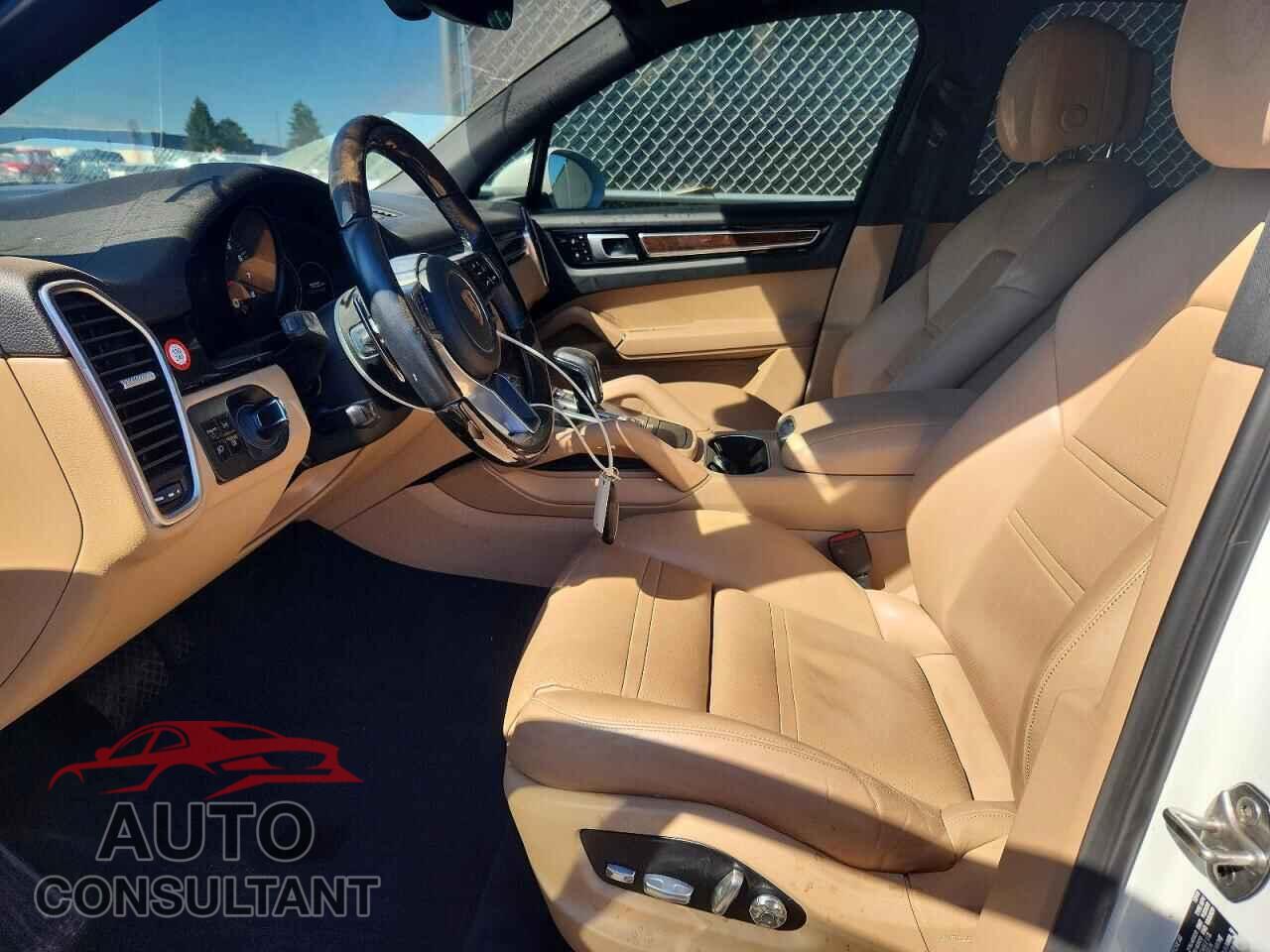 PORSCHE CAYENNE 2019 - WP1AA2AY6KDA10818
