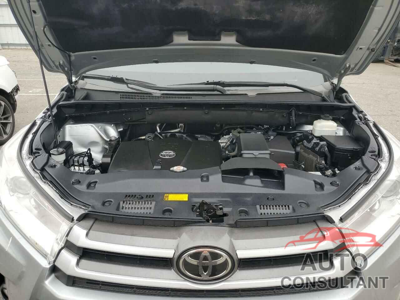 TOYOTA HIGHLANDER 2019 - 5TDKZRFHXKS299951