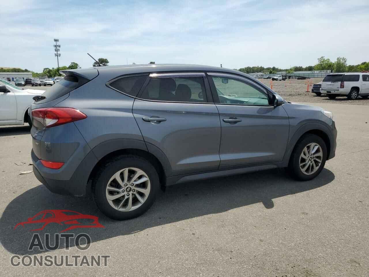 HYUNDAI TUCSON 2018 - KM8J2CA41JU633159