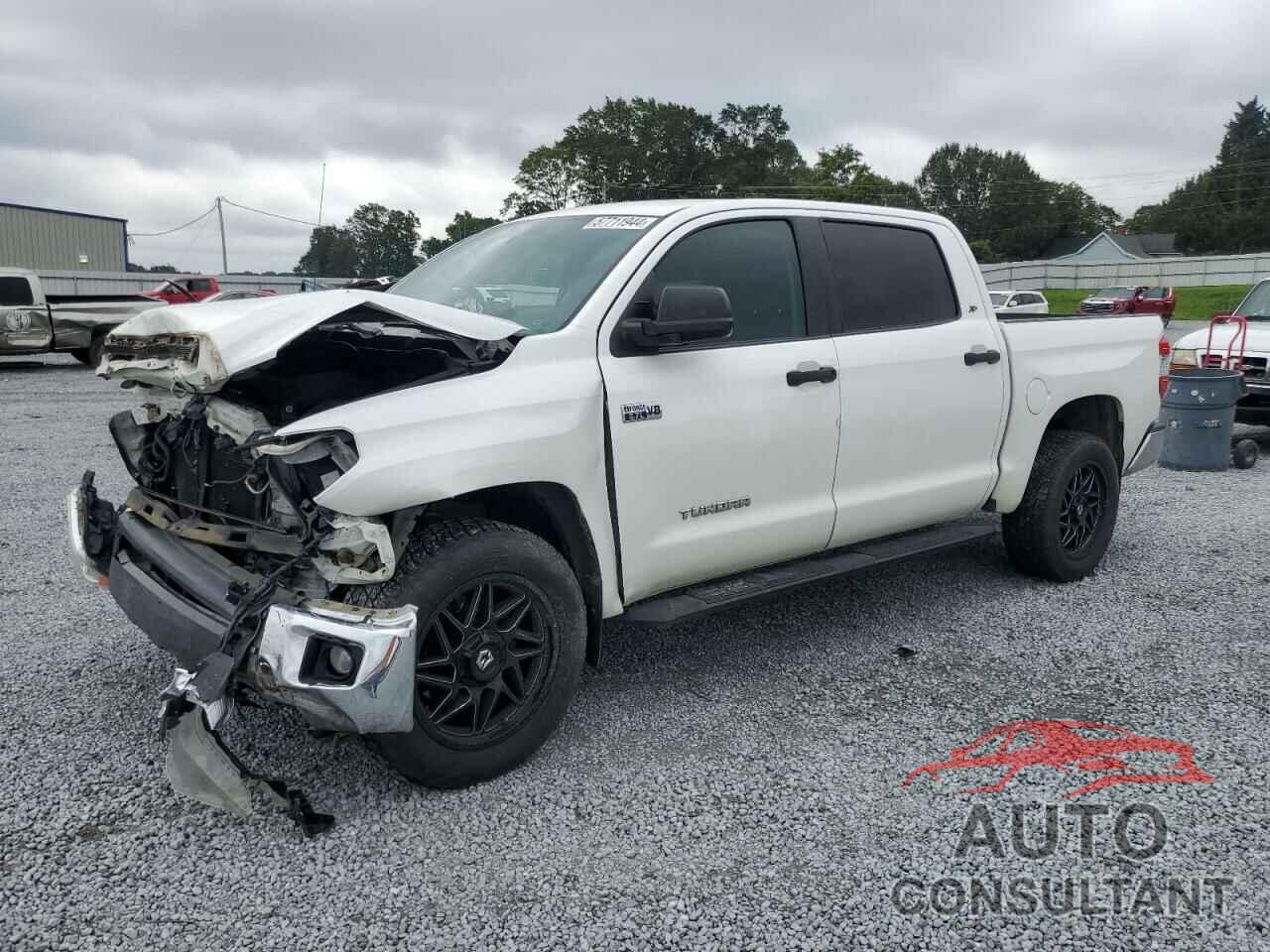 TOYOTA TUNDRA 2016 - 5TFDW5F14GX557556