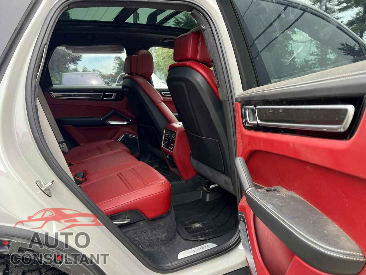 PORSCHE CAYENNE 2021 - WP1AF2AY1MDA36070