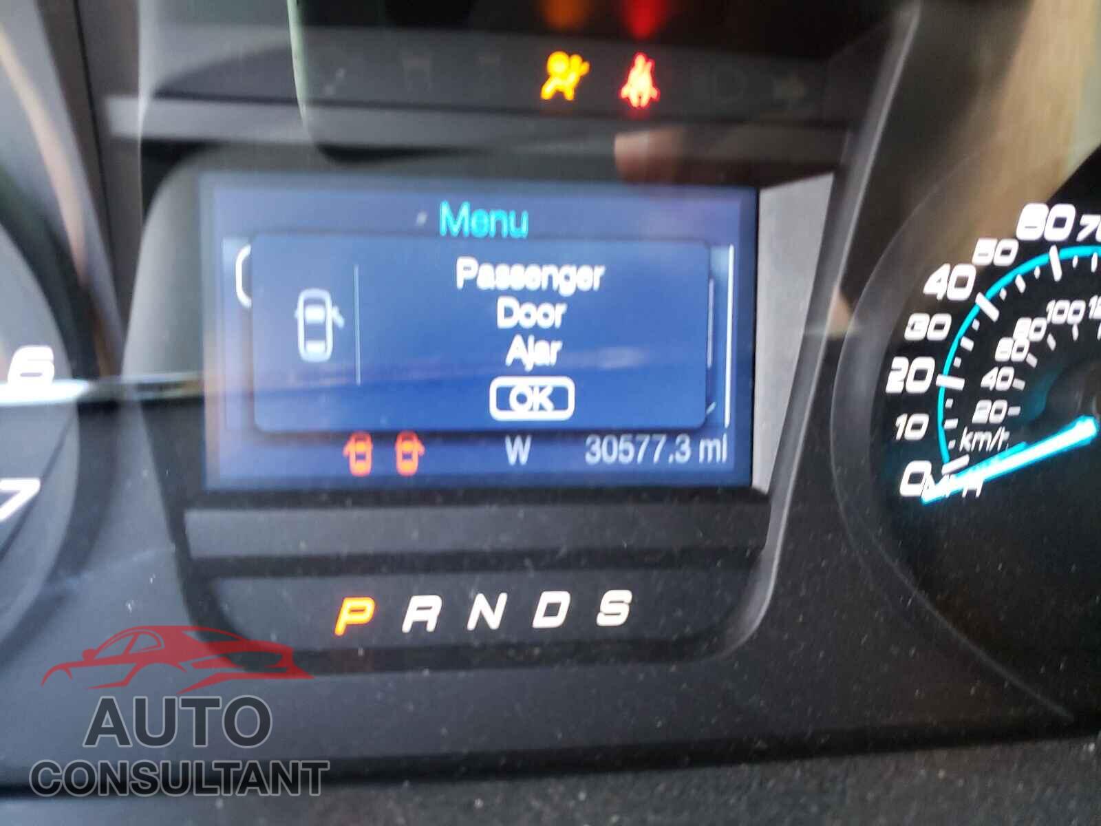 FORD TAURUS 2017 - 1FAHP2D86HG112255