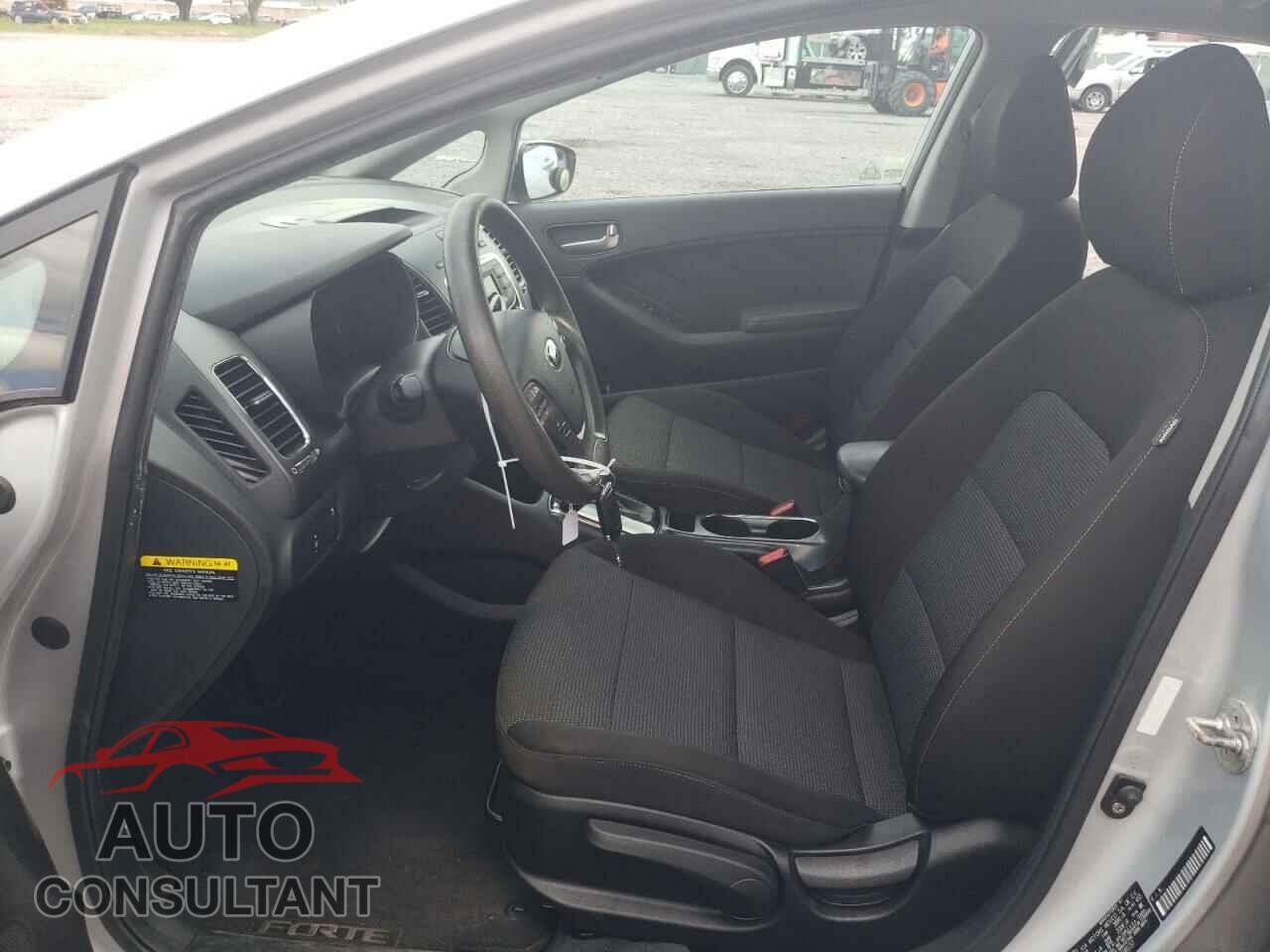 KIA FORTE 2018 - 3KPFK4A73JE240157