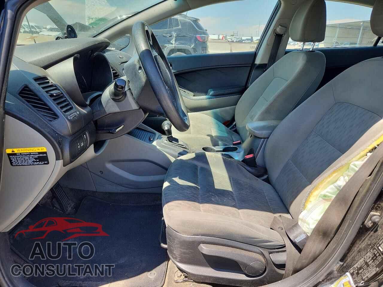 KIA FORTE 2015 - KNAFK4A67F5371602