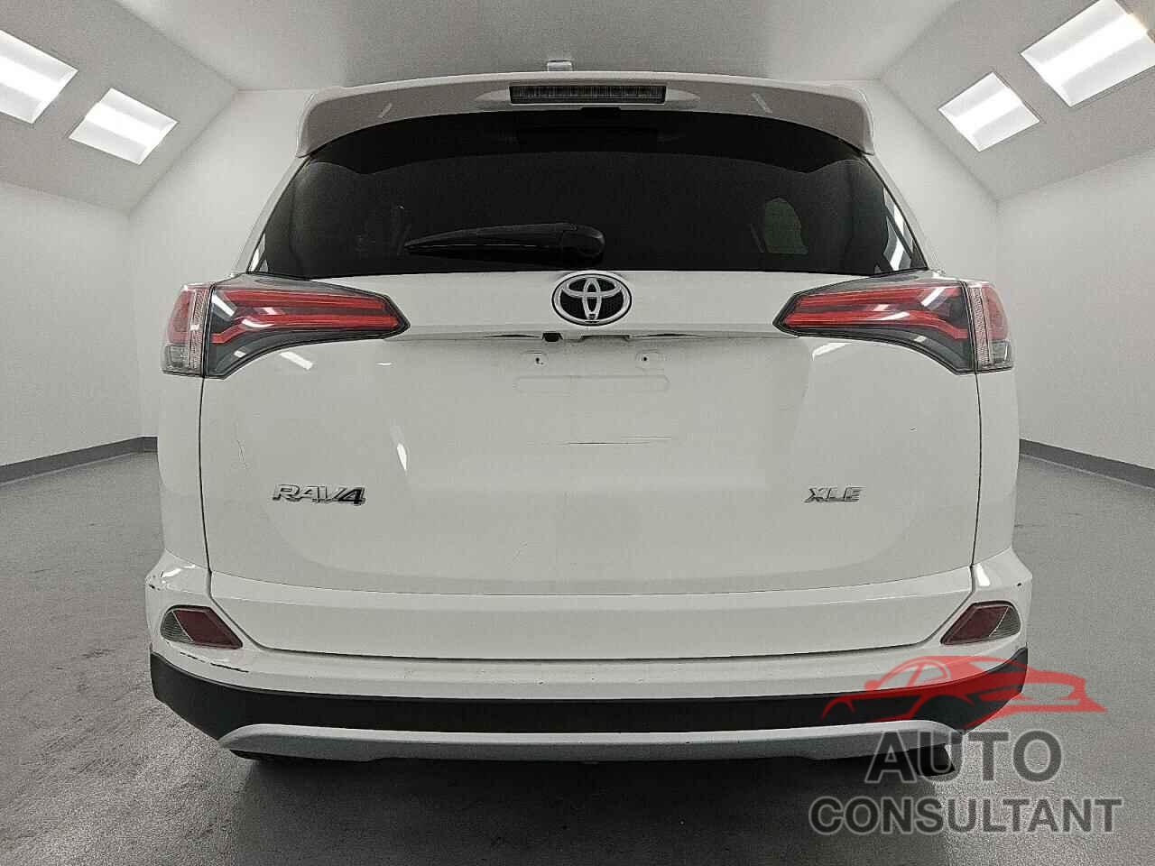 TOYOTA RAV4 2018 - JTMWFREV1JJ735535